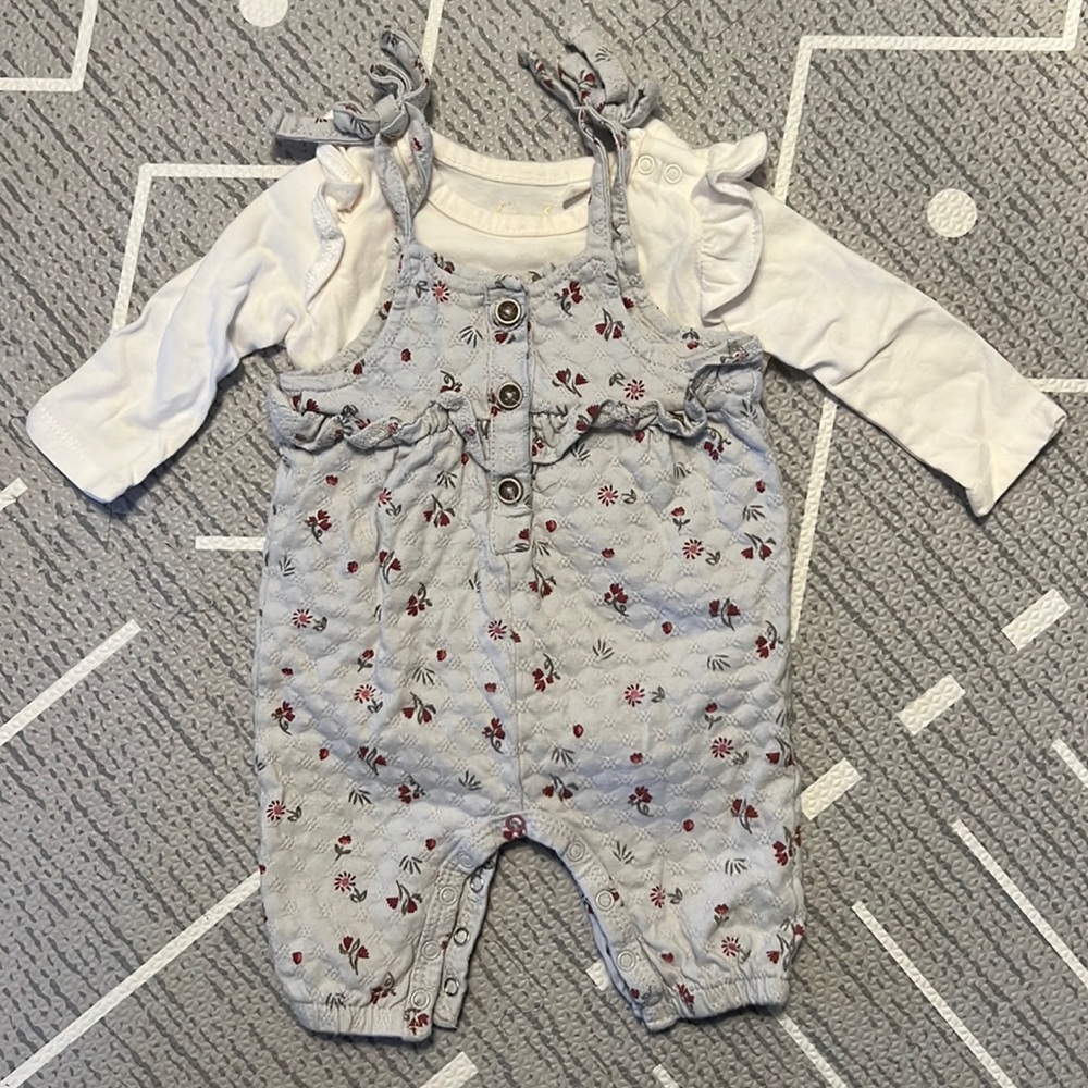 Jessica Simpson Romper set 0-3